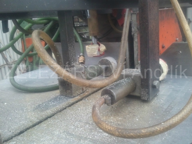 Děllící automat Westekemper RAPID na hliník s řezným kotoučem detail